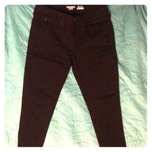 Denizen from Levi’s Black jeggings